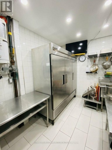 UNIT 7 - 1470 CENTRE STREET, Vaughan (Beverley Glen), Ontario, L4J3N1