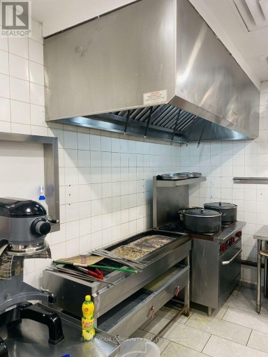 UNIT 7 - 1470 CENTRE STREET, Vaughan (Beverley Glen), Ontario, L4J3N1