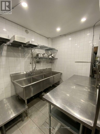 UNIT 7 - 1470 CENTRE STREET, Vaughan (Beverley Glen), Ontario, L4J3N1