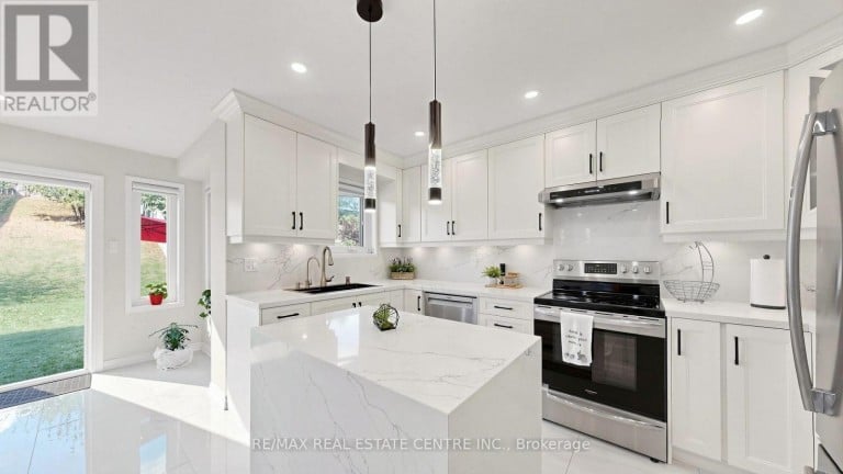 351 WILDGRASS ROAD, Mississauga (Cooksville), Ontario, L5B4H1