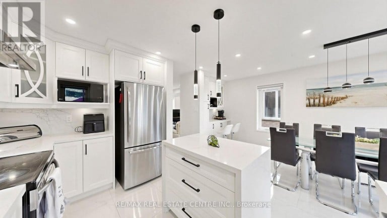 351 WILDGRASS ROAD, Mississauga (Cooksville), Ontario, L5B4H1