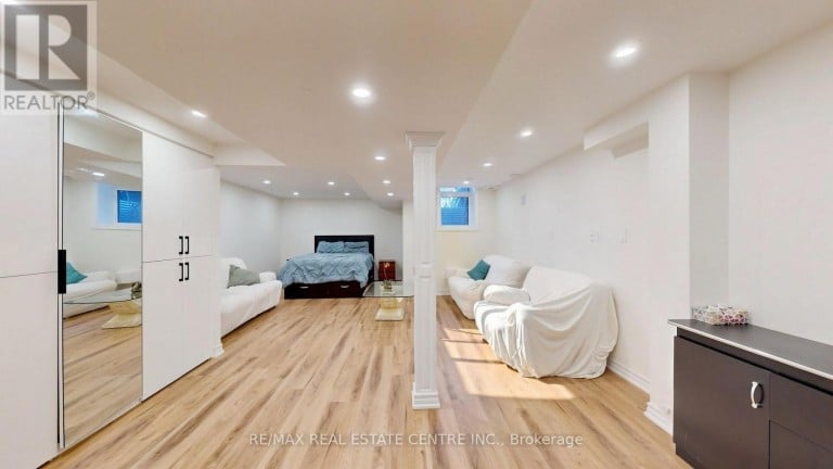 351 WILDGRASS ROAD, Mississauga (Cooksville), Ontario, L5B4H1