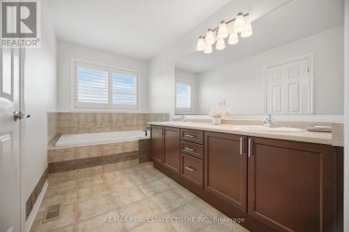 2425 QUETICO CRESCENT Oakville (WM Westmount) Ontario photo 25