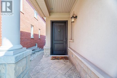 2425 QUETICO CRESCENT Oakville (WM Westmount) Ontario photo 3