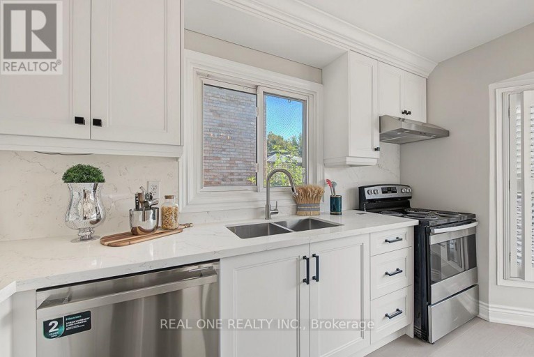 476 BUD GREGORY BOULEVARD, Mississauga (Hurontario), Ontario, L4Z2K4