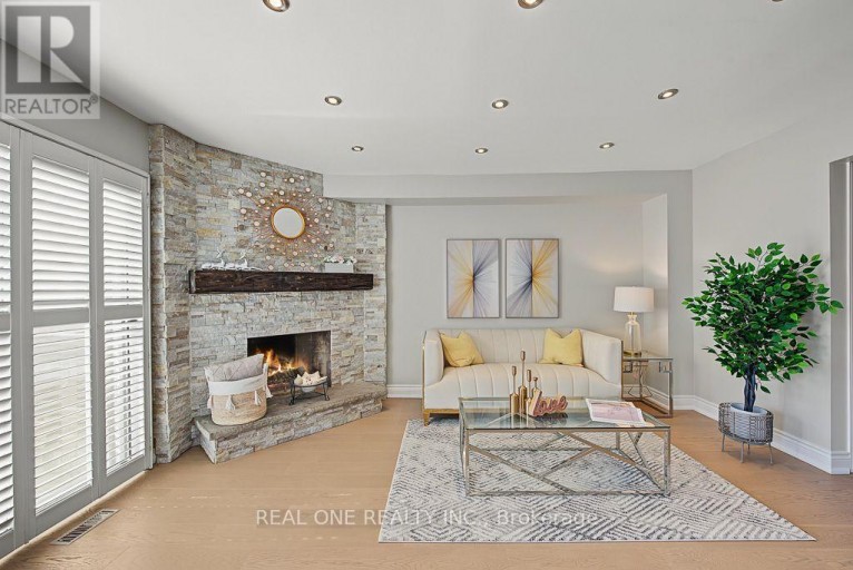476 BUD GREGORY BOULEVARD, Mississauga (Hurontario), Ontario, L4Z2K4