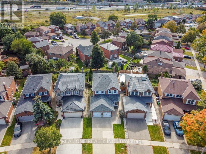 476 BUD GREGORY BOULEVARD, Mississauga (Hurontario), Ontario, L4Z2K4