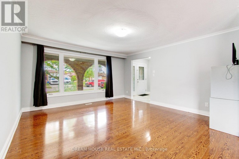 3764 WYEWOOD ROAD, Mississauga (Malton), Ontario, L4T2A2