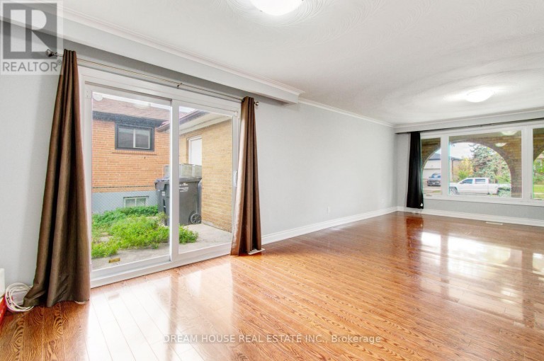 3764 WYEWOOD ROAD, Mississauga (Malton), Ontario, L4T2A2