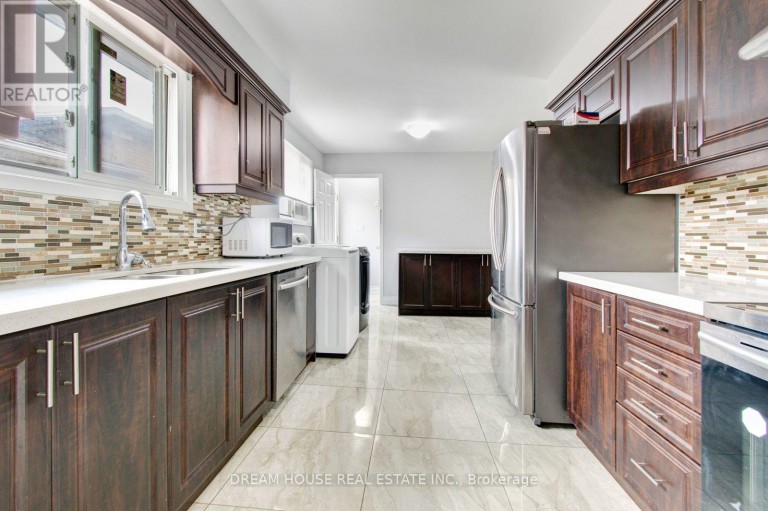 3764 WYEWOOD ROAD, Mississauga (Malton), Ontario, L4T2A2