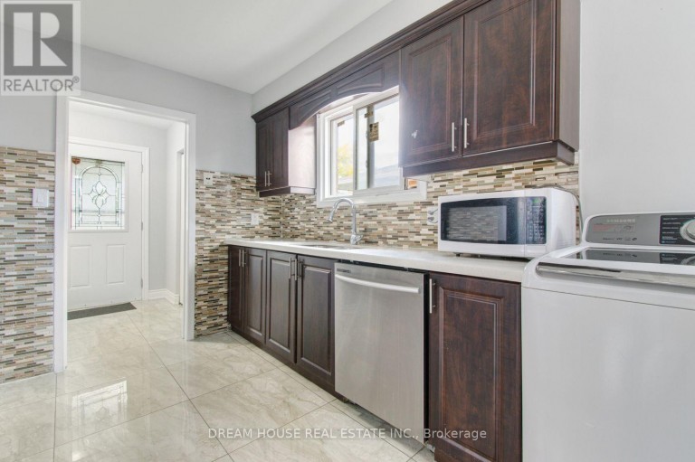 3764 WYEWOOD ROAD, Mississauga (Malton), Ontario, L4T2A2