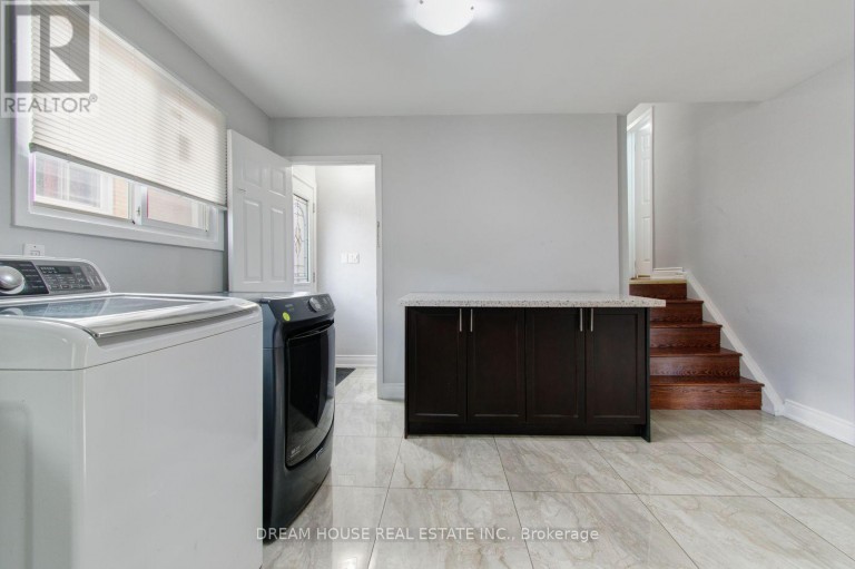 3764 WYEWOOD ROAD, Mississauga (Malton), Ontario, L4T2A2
