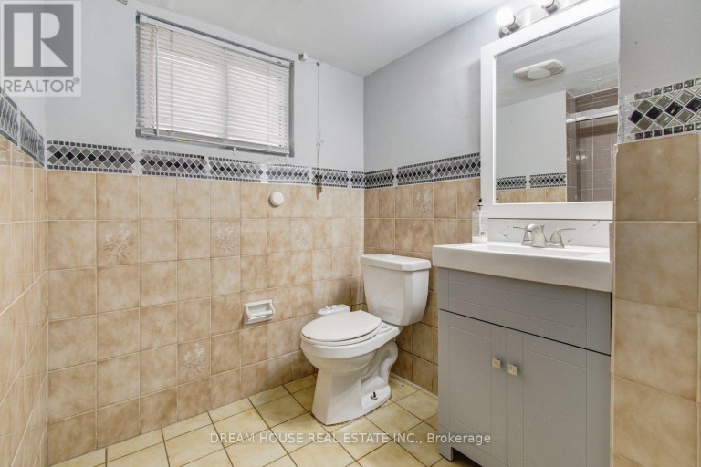3764 WYEWOOD ROAD, Mississauga (Malton), Ontario, L4T2A2