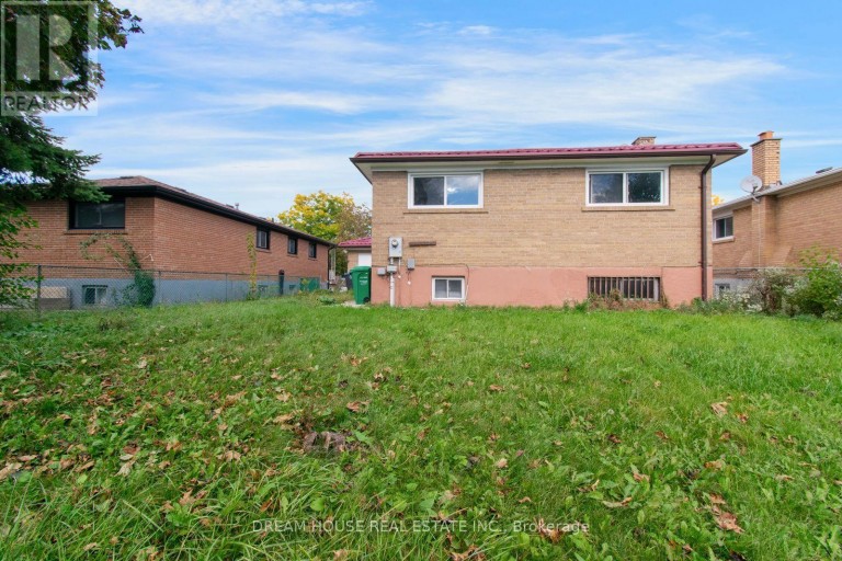 3764 WYEWOOD ROAD, Mississauga (Malton), Ontario, L4T2A2