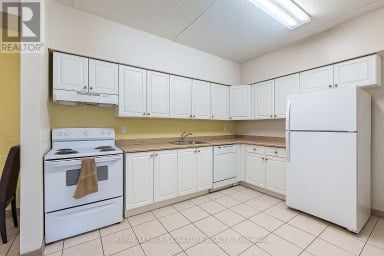 206 - 251 LESTER STREET Waterloo Ontario photo 9