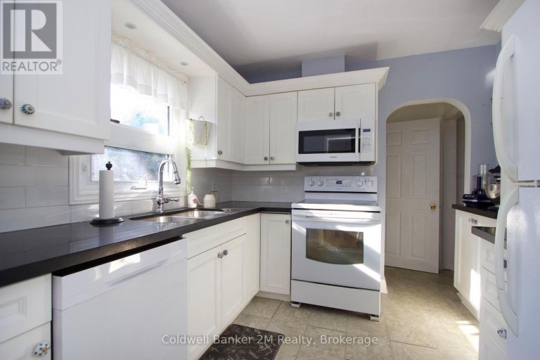 64 HARRIS AVENUE, Oshawa (McLaughlin), Ontario, L1J5K7