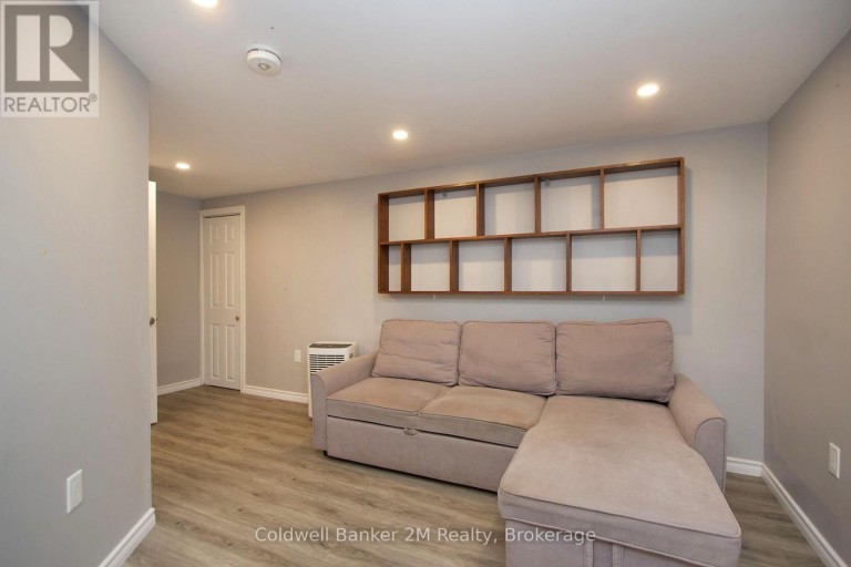 64 HARRIS AVENUE, Oshawa (McLaughlin), Ontario, L1J5K7