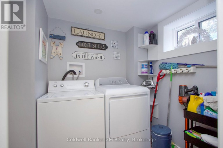 64 HARRIS AVENUE, Oshawa (McLaughlin), Ontario, L1J5K7