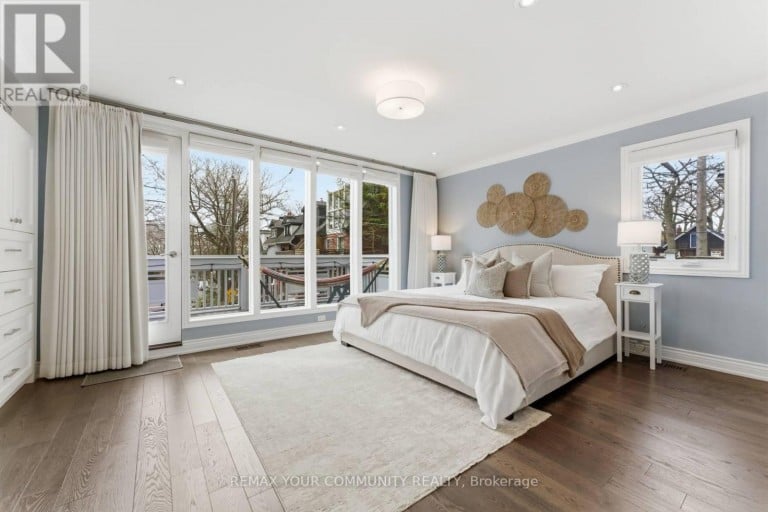12 HAZEL AVENUE, Toronto (The Beaches), Ontario, M4E1C5