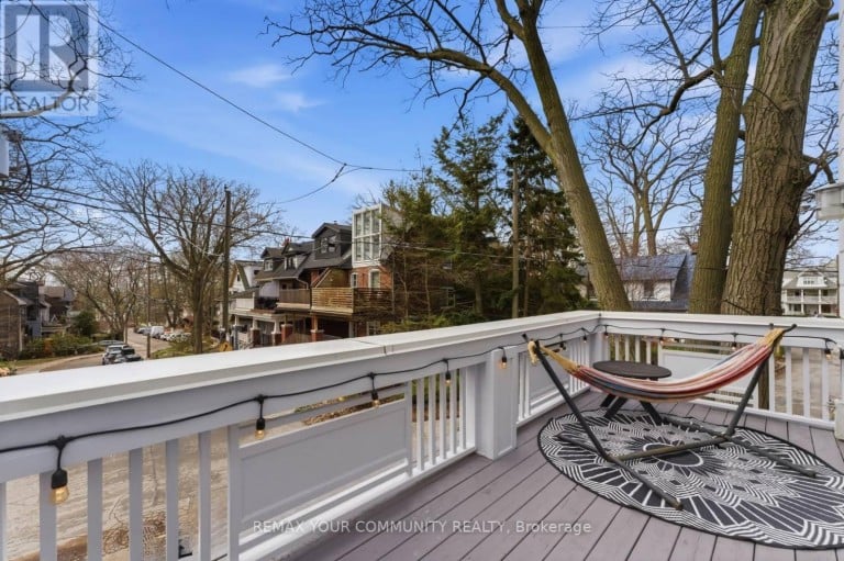 12 HAZEL AVENUE, Toronto (The Beaches), Ontario, M4E1C5