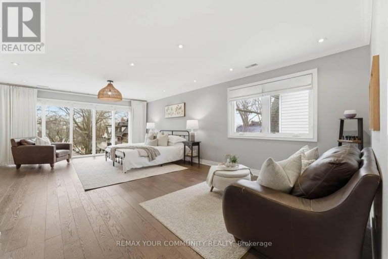 12 HAZEL AVENUE, Toronto (The Beaches), Ontario, M4E1C5