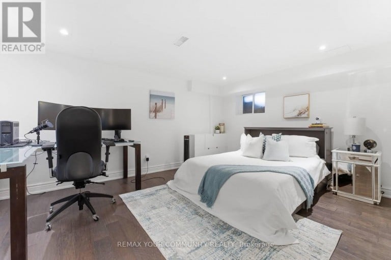 12 HAZEL AVENUE, Toronto (The Beaches), Ontario, M4E1C5