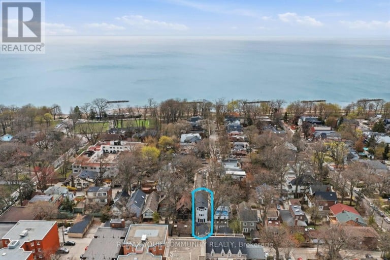 12 HAZEL AVENUE, Toronto (The Beaches), Ontario, M4E1C5