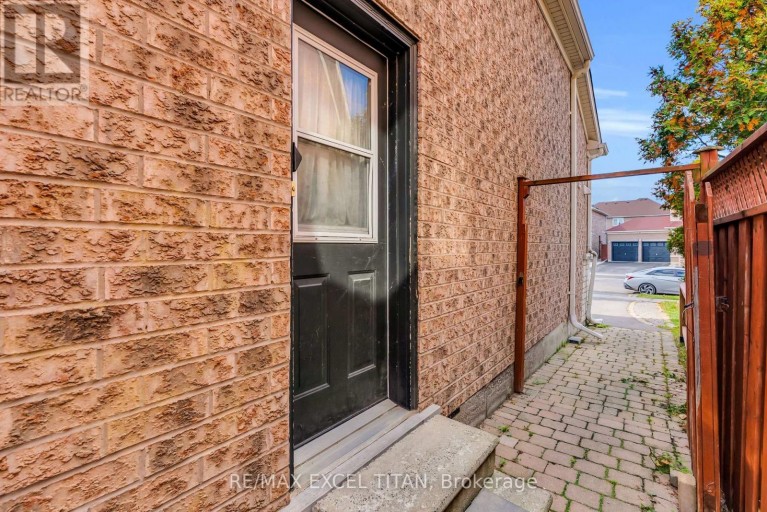 7 BRAYDON BOULEVARD, Brampton (Vales of Castlemore), Ontario, L6P1G2