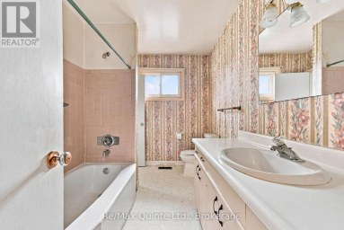 51 KELLER DRIVE Belleville (Belleville Ward) Ontario photo 23
