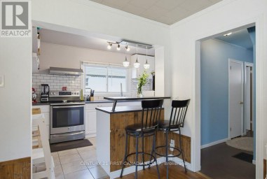 3 PARKSIDE DRIVE St. Thomas Ontario photo 3