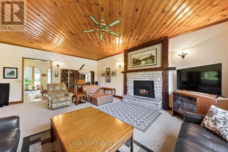 2080 SANDHILL ROAD, Tay, Ontario, L0K2C0