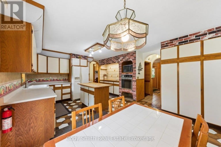 2080 SANDHILL ROAD, Tay, Ontario, L0K2C0