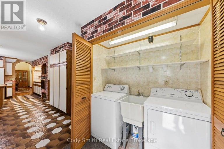 2080 SANDHILL ROAD, Tay, Ontario, L0K2C0