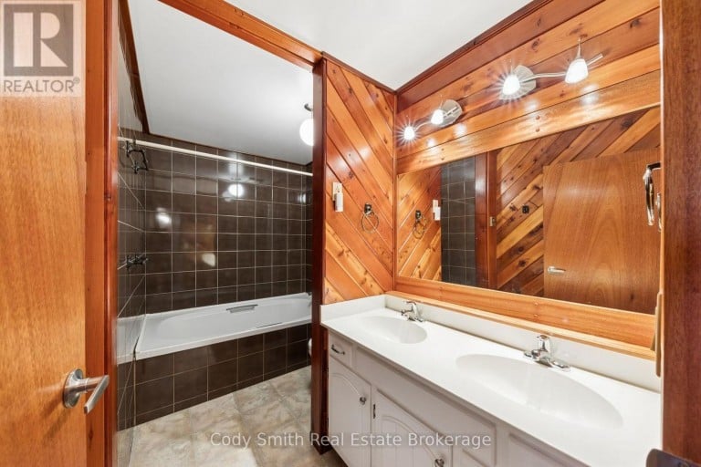 2080 SANDHILL ROAD, Tay, Ontario, L0K2C0