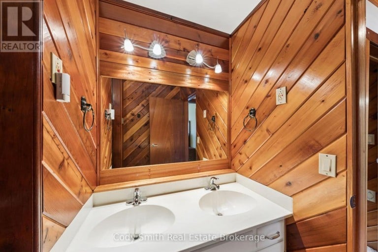 2080 SANDHILL ROAD, Tay, Ontario, L0K2C0