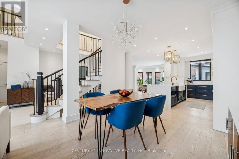 6 DEVONRIDGE CRESCENT, Toronto (Highland Creek), Ontario, M1C5B1
