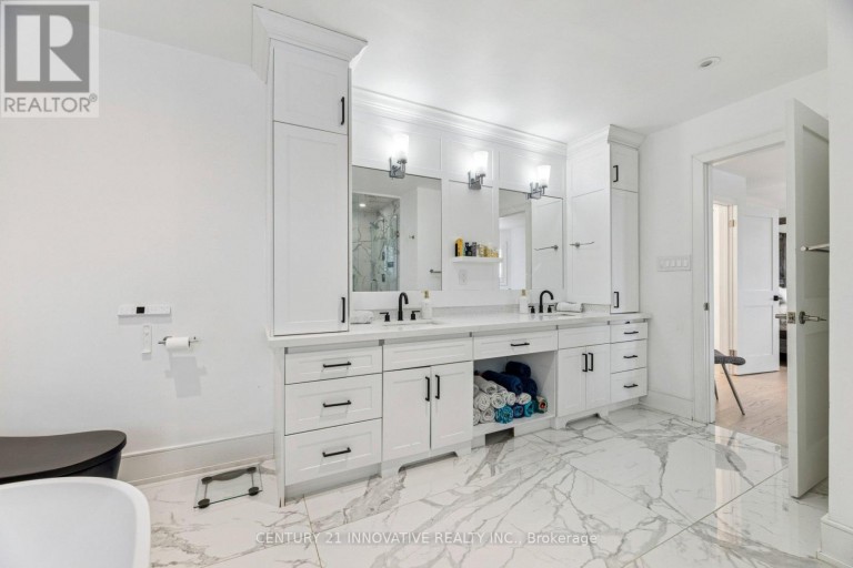 6 DEVONRIDGE CRESCENT, Toronto (Highland Creek), Ontario, M1C5B1