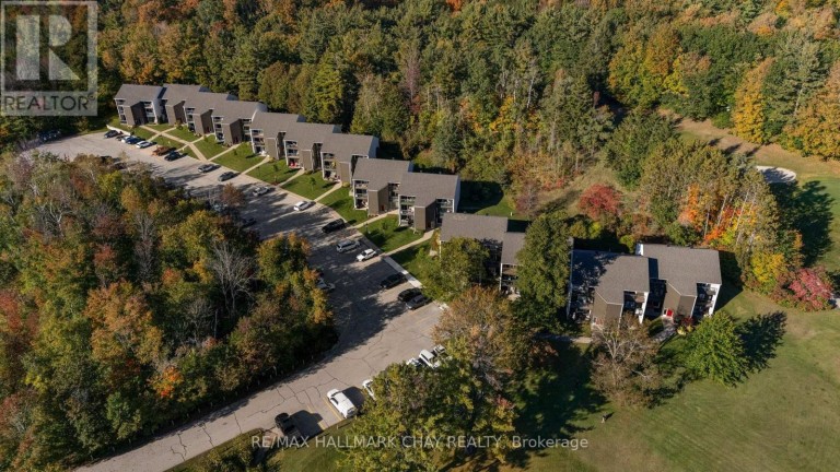 312 - 1102 HORSESHOE VALLEY ROAD W, Oro-Medonte (Horseshoe Valley), Ontario, L4M4Y8