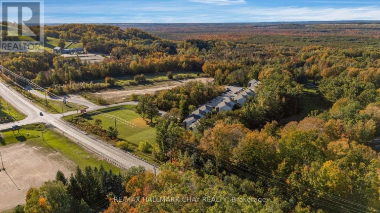 312 - 1102 HORSESHOE VALLEY ROAD W, Oro-Medonte (Horseshoe Valley), Ontario, L4M4Y8