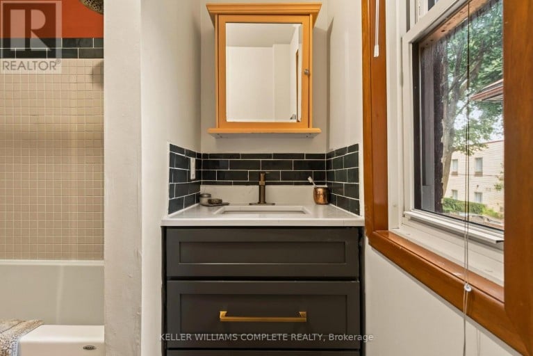 22 SPRING STREET, Hamilton (Corktown), Ontario, L8N2N9