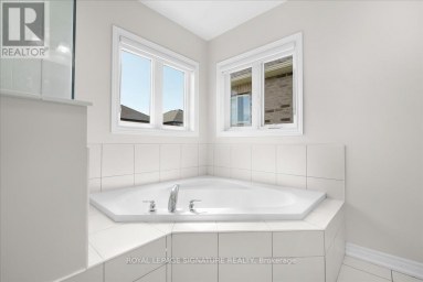 635 LEMAY GROVE Peterborough (Monaghan Ward 2) Ontario photo 29
