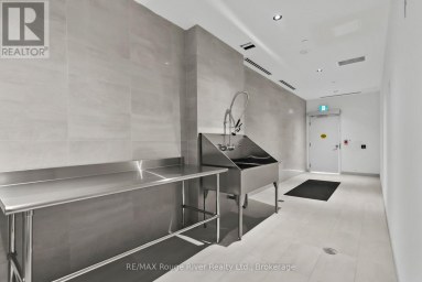 217 - 201 BROCK STREET S Whitby (Downtown Whitby) Ontario photo 31