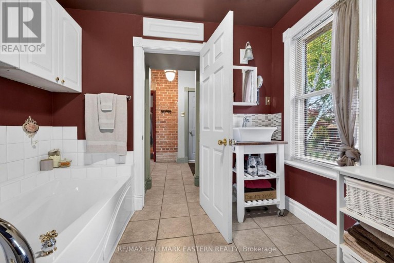 136 COUNTY 4 ROAD, Douro-Dummer, Ontario, K9L1V6