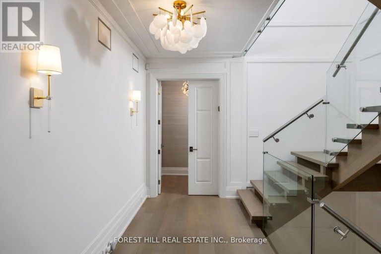 239 CORTLEIGH BOULEVARD, Toronto (Lawrence Park South), Ontario, M5N1P8