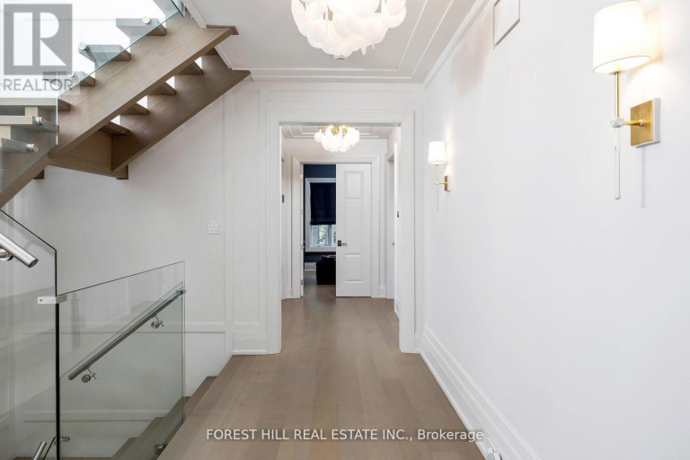 239 CORTLEIGH BOULEVARD, Toronto (Lawrence Park South), Ontario, M5N1P8