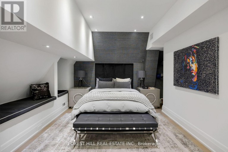 239 CORTLEIGH BOULEVARD, Toronto (Lawrence Park South), Ontario, M5N1P8