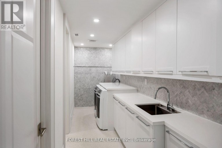 239 CORTLEIGH BOULEVARD, Toronto (Lawrence Park South), Ontario, M5N1P8