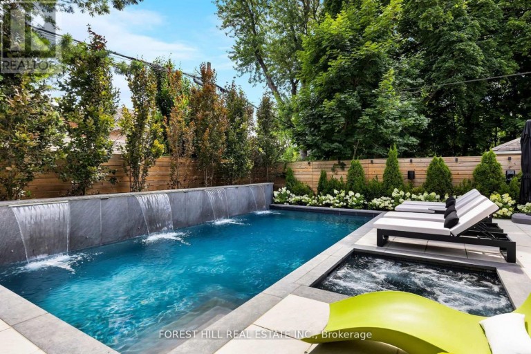 239 CORTLEIGH BOULEVARD, Toronto (Lawrence Park South), Ontario, M5N1P8