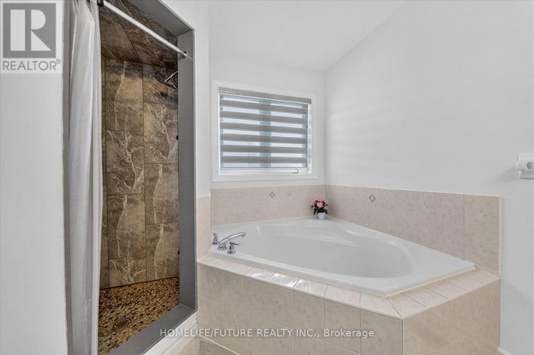 361 STROUDS LANE, Pickering (Highbush), Ontario, L1V7J2