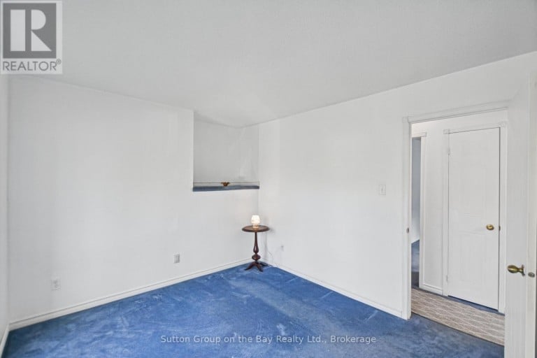 77 FERNBROOK DRIVE, Wasaga Beach, Ontario, L9Z1G5